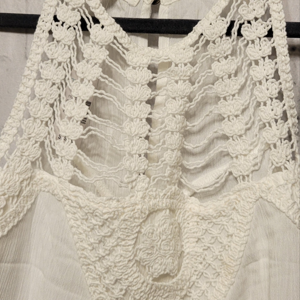 High Neck Tank - Picture 2 of 4